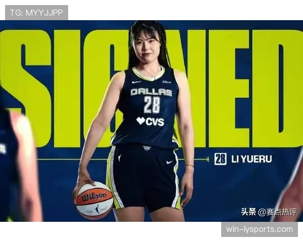 李月汝随手一件外套的价钱把我钱包吓哭